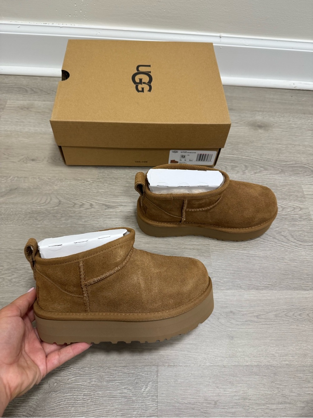 New Kids Ugg Classic Ultra Mini Platform Chestnut Brown - Picture 2 of 7